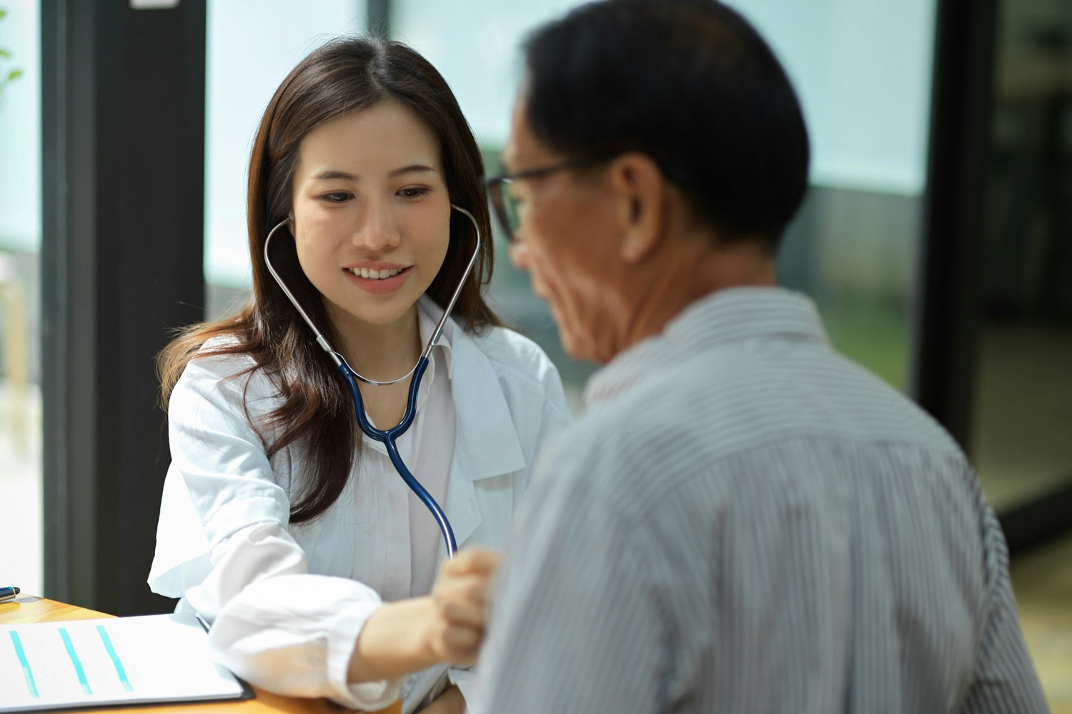 Saddle Stools & Healthy Work Environments: Creating an Ergonomic Setup for Healthcare Professionals