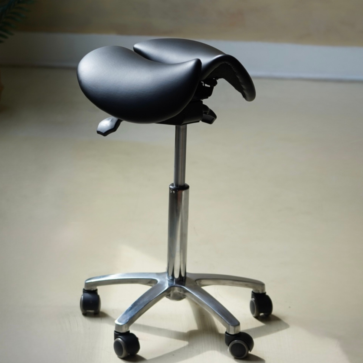SADDLE STOOLS - SHOP CANADA π¨π¦