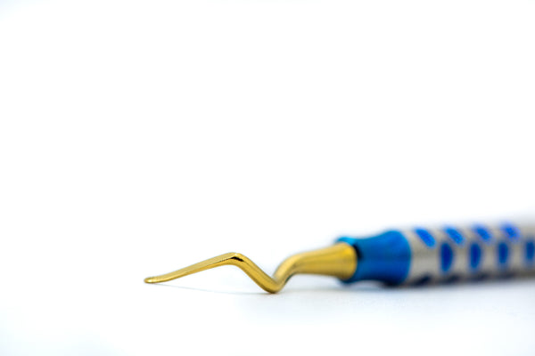 Stainless steel papilla tunneler, short #3 β a periosteal elevator for atraumatic soft-tissue tunneling in periodontal and implant surgery.