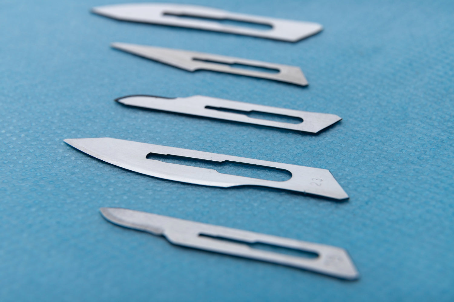 How to Select the Best Surgical Blades for Your Procedures