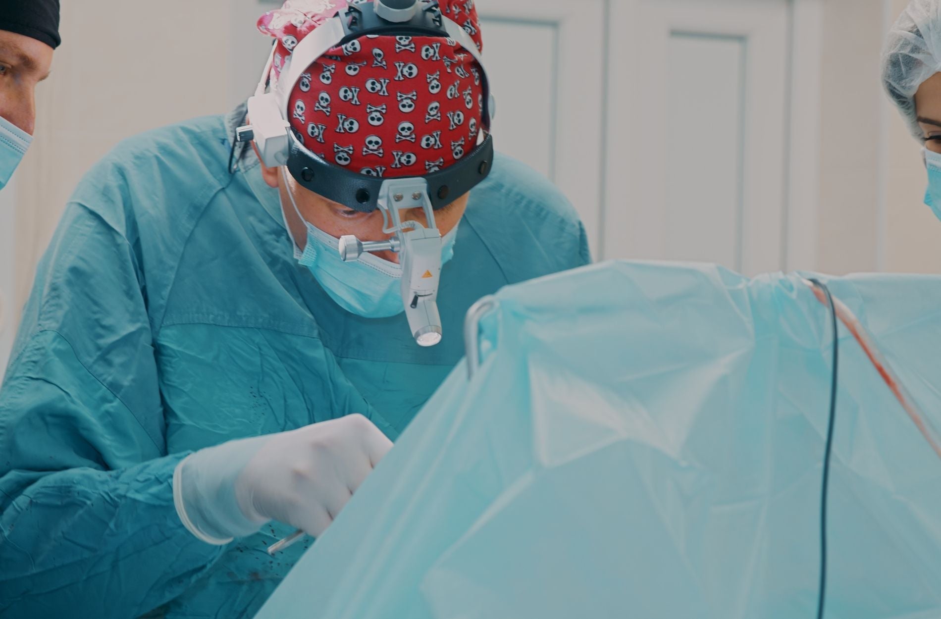 Problem-Solving With Headlamps In Dark Surgical Conditions