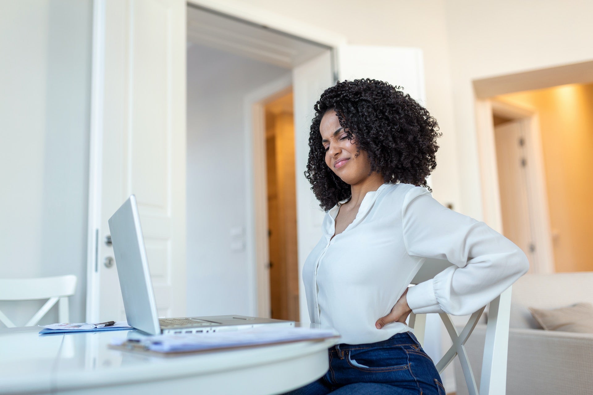How Does Ergonomic Saddle Chair Help With Better Posture