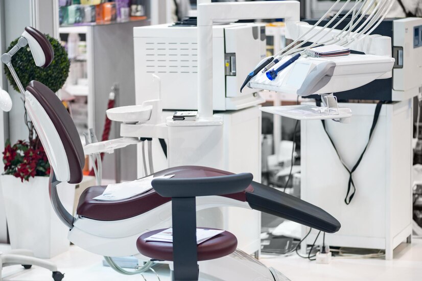 Saddle Stools in Dental Clinics: Ergonomic Benefits Explained