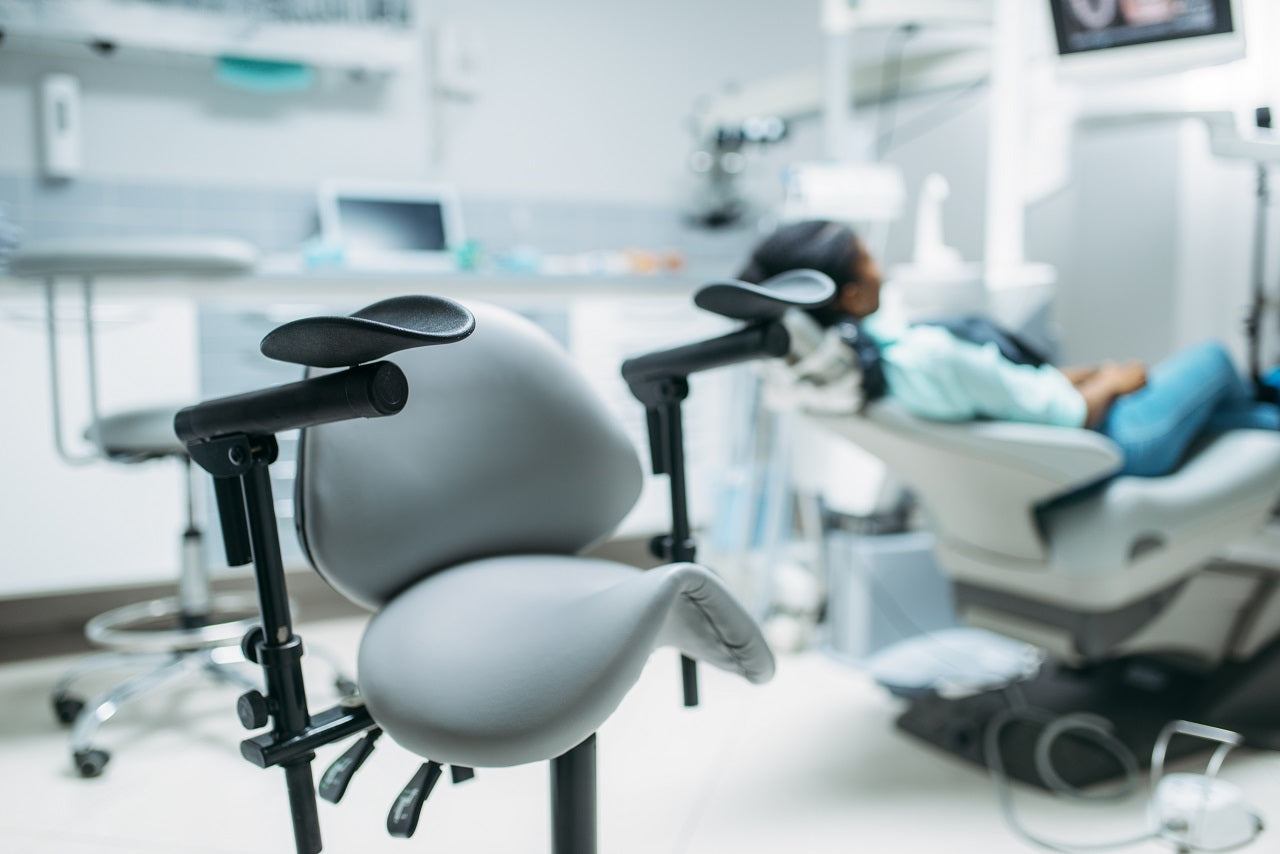 Saddle Stools for Dentists: Improving Posture, Comfort & Efficiency in Dental Clinics