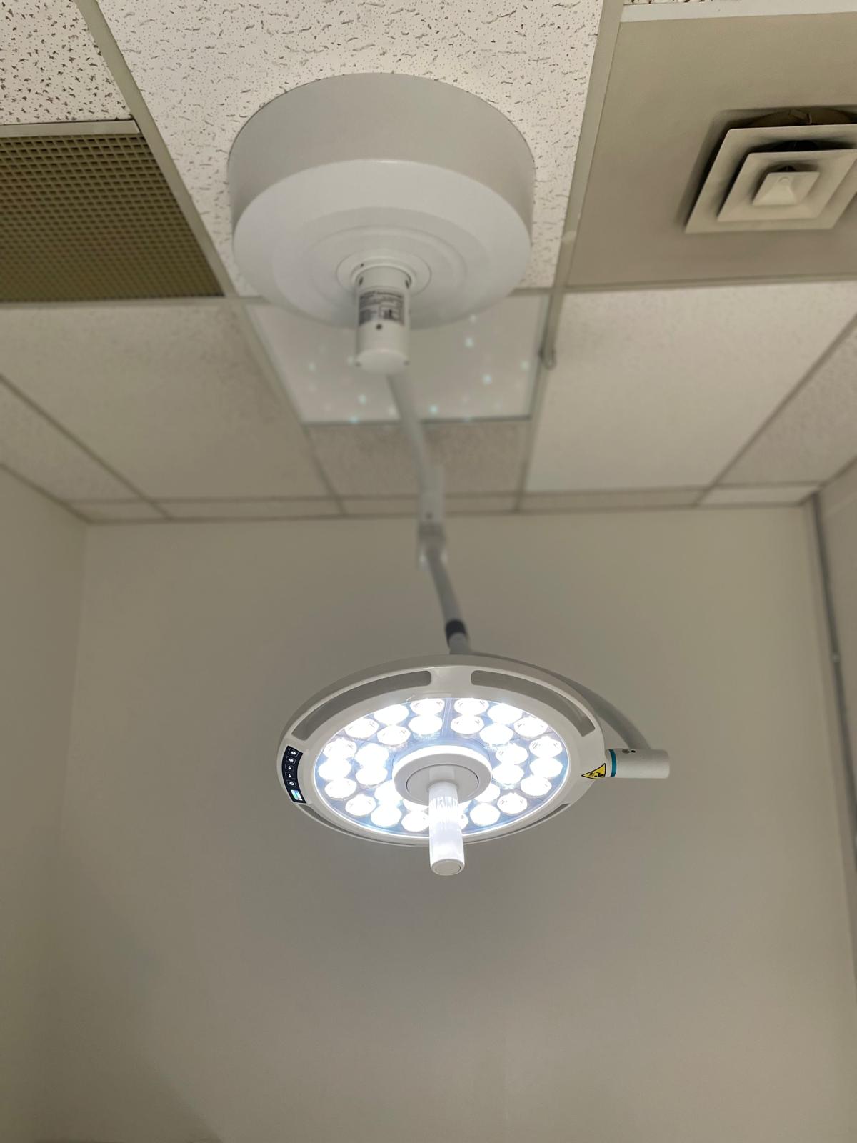 PN-400 LuminaPro Ceiling Mounted Exam / Procedure Light