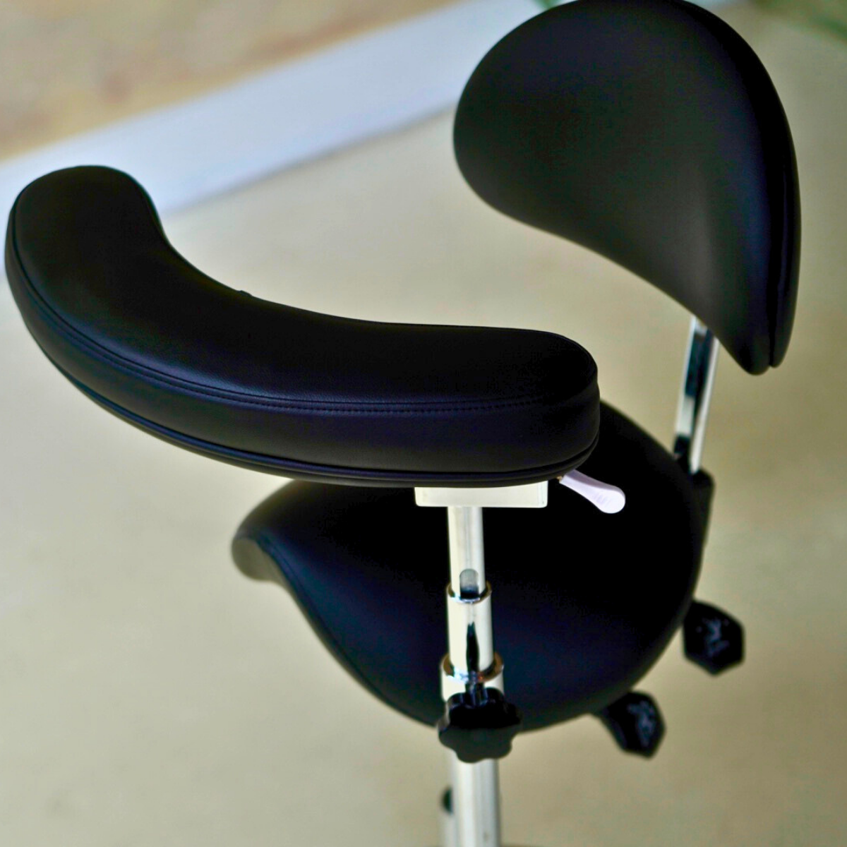 SADDLE STOOLS - SHOP CANADA 🇨🇦
