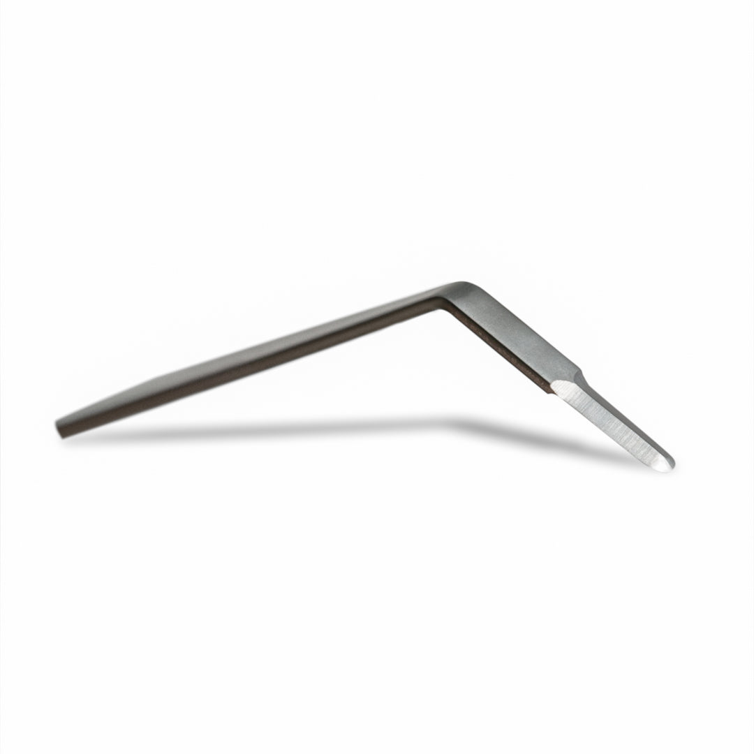 Experience surgical excellence with the Surgistar 6966 Microblade, featuring a 60° angle for precise, controlled incisions in dental procedures.