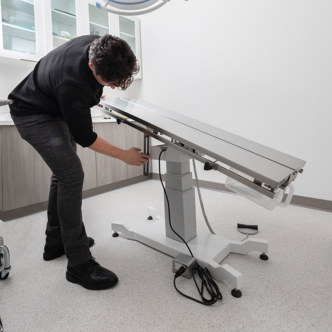 FT-886 Universal Veterinary Table - Advanced V-top Operation Table